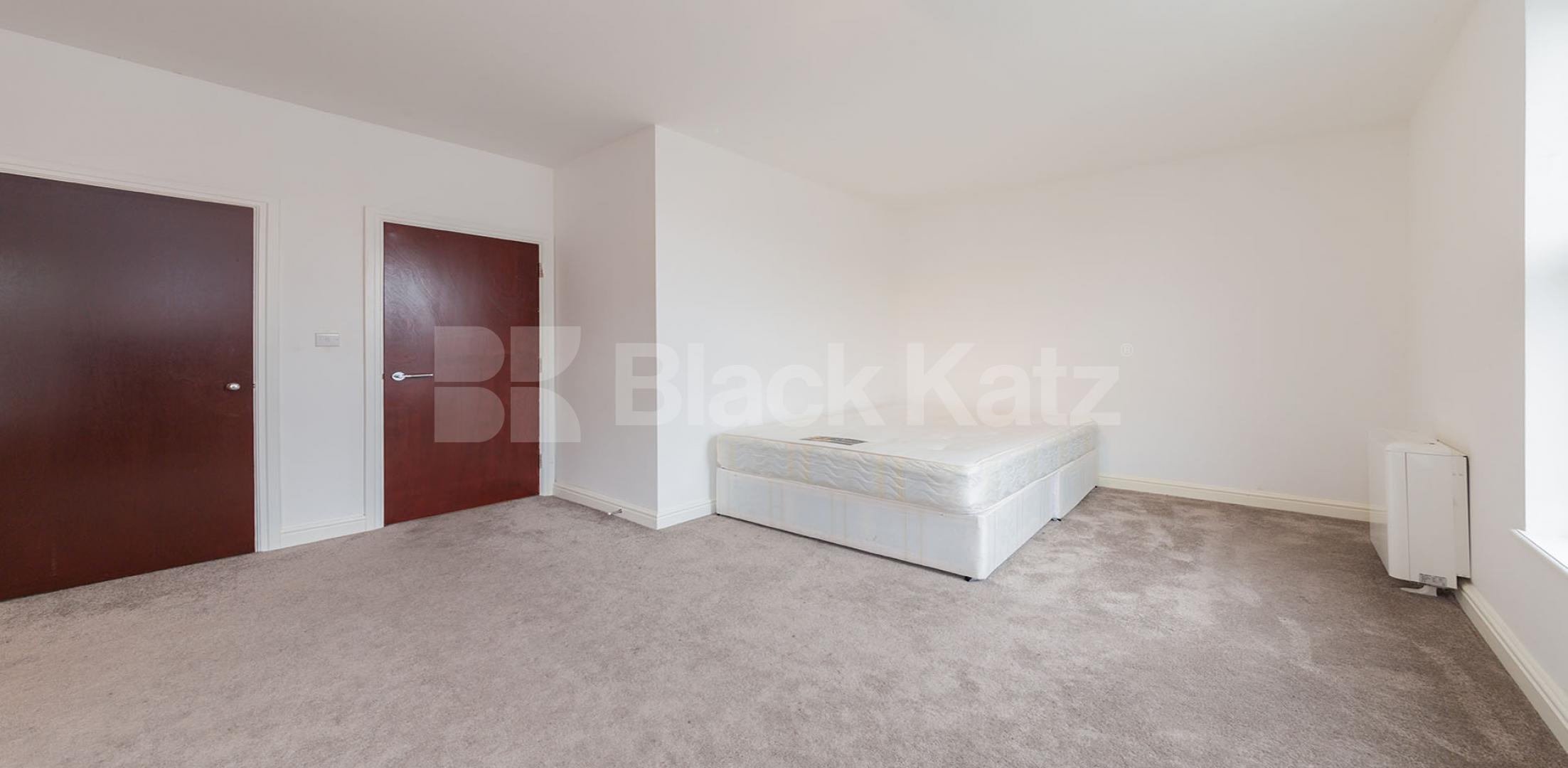 			STUNNING SPACIOUS SPLIT LEVEL 3 BEDROOM FLAT, 3 Bedroom, 1 bath, 1 reception Flat			 Springdale Road N16, NEWINGTON GREEN-STOKE NEWINGTON